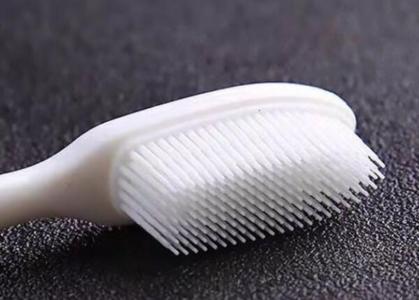 硅膠納米牙刷大頭好用嗎？硅膠納米牙刷優勢與使用事項